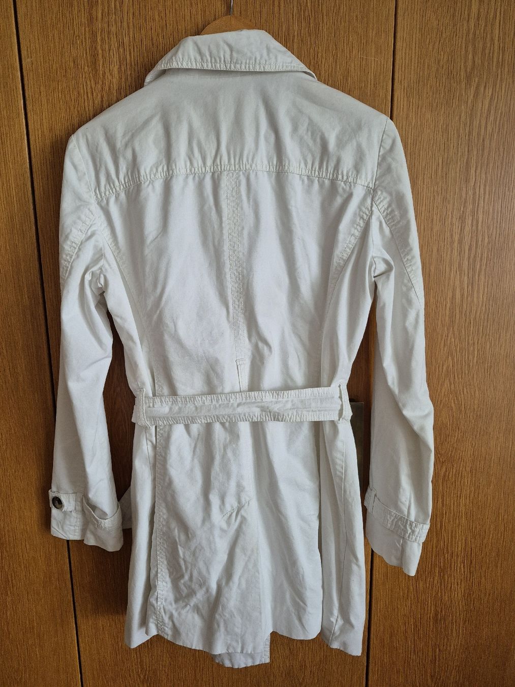 Esprit Cappotti: Esprit Damen Trenchcoat, Gr. 40 weiss – Usato da Thun venduto da Reb80 2