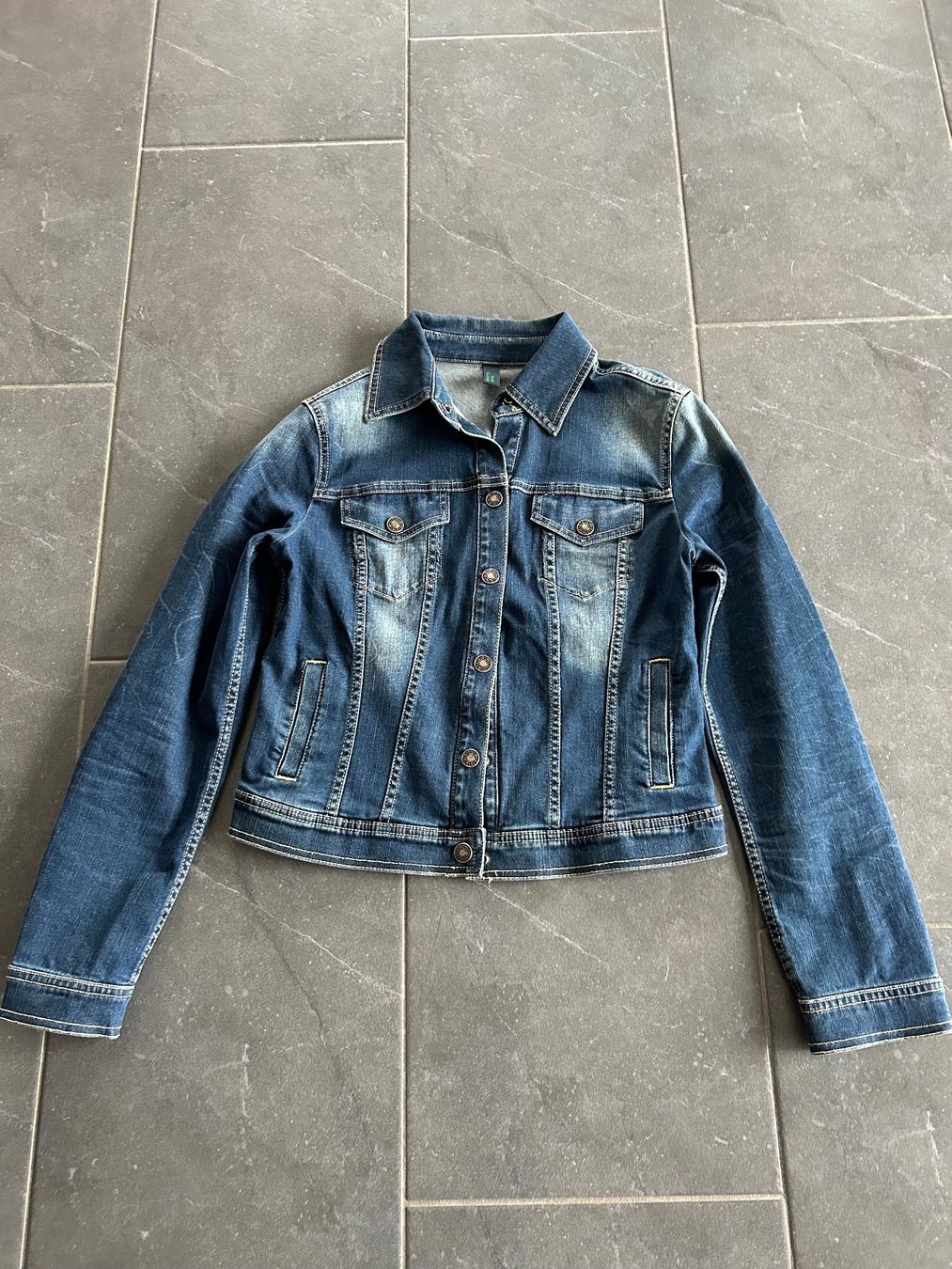 Benetton Jacken: Jeansjacke von Benetton, Gr. M – Neu (gemäss Beschreibung) aus Dübendorf von Ecacace