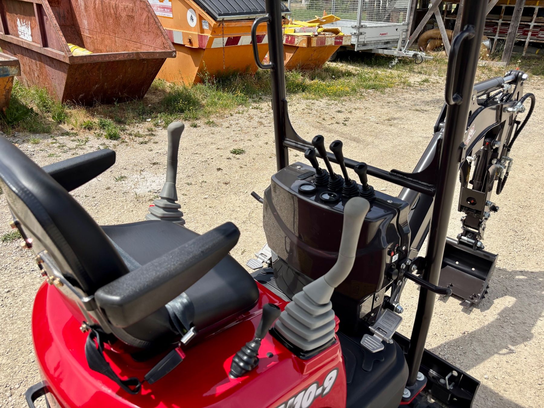 Excavateurs: Bagger 1.0t mit Zubehör – Neuf (Voir description) à Courgevaux par Querly 7