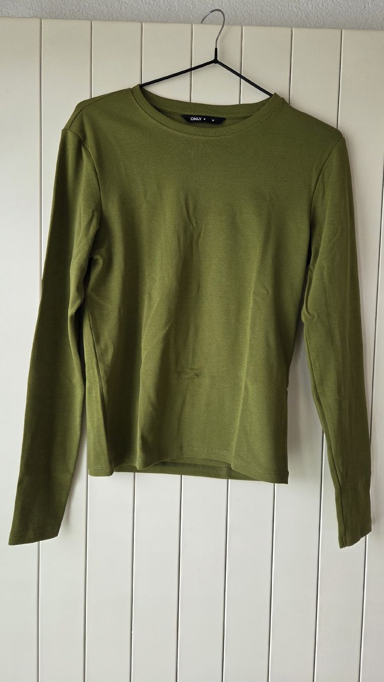 Only Maglioni & Felpe: ONLY T-Shirt Grösse M Olivgrün – Usato da Wohlen AG venduto da steffi_Bee