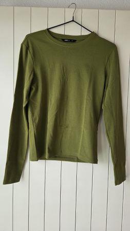 ONLY T-Shirt Grösse M Olivgrün