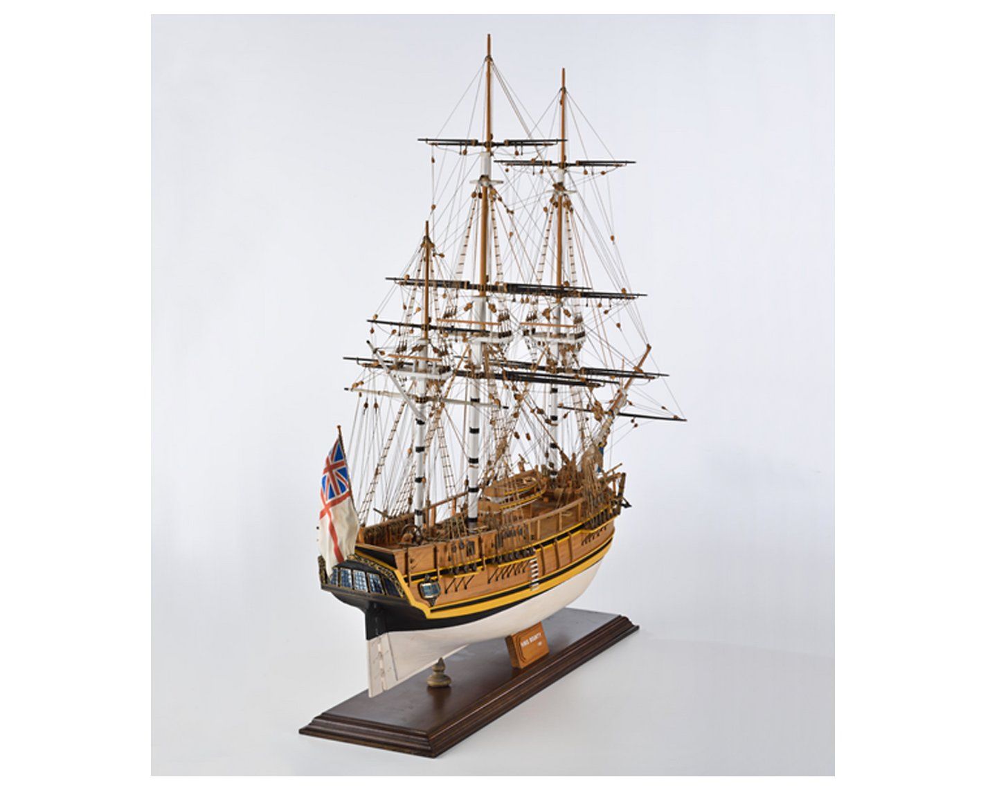 Modellbausätze & Standmodelle: Maquette bateau en bois à monter soi-même "BOUNTY" – Neu und originalverpackt aus Lausanne von Techobby 2