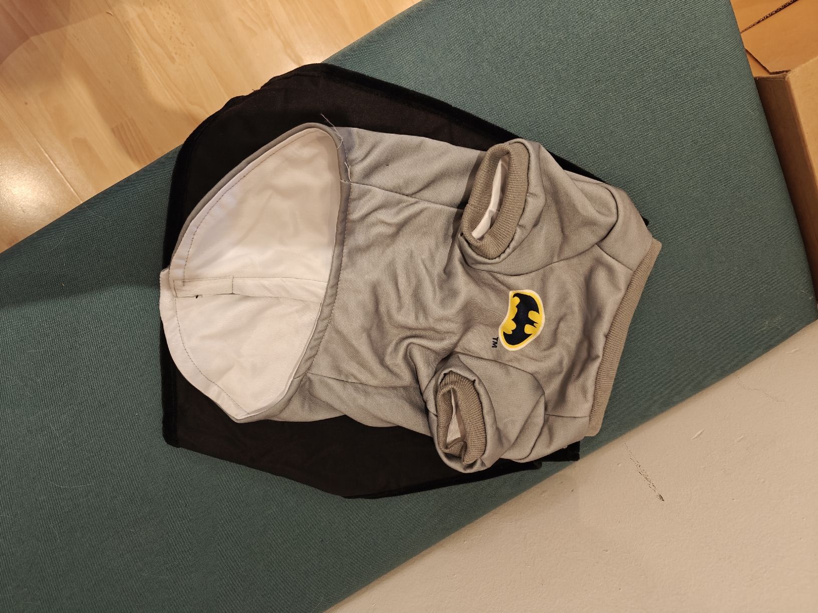 Bekleidung: Hundejacke Batman Grösse M 36cm neu – Neu und originalverpackt aus Diessenhofen von areya89 2
