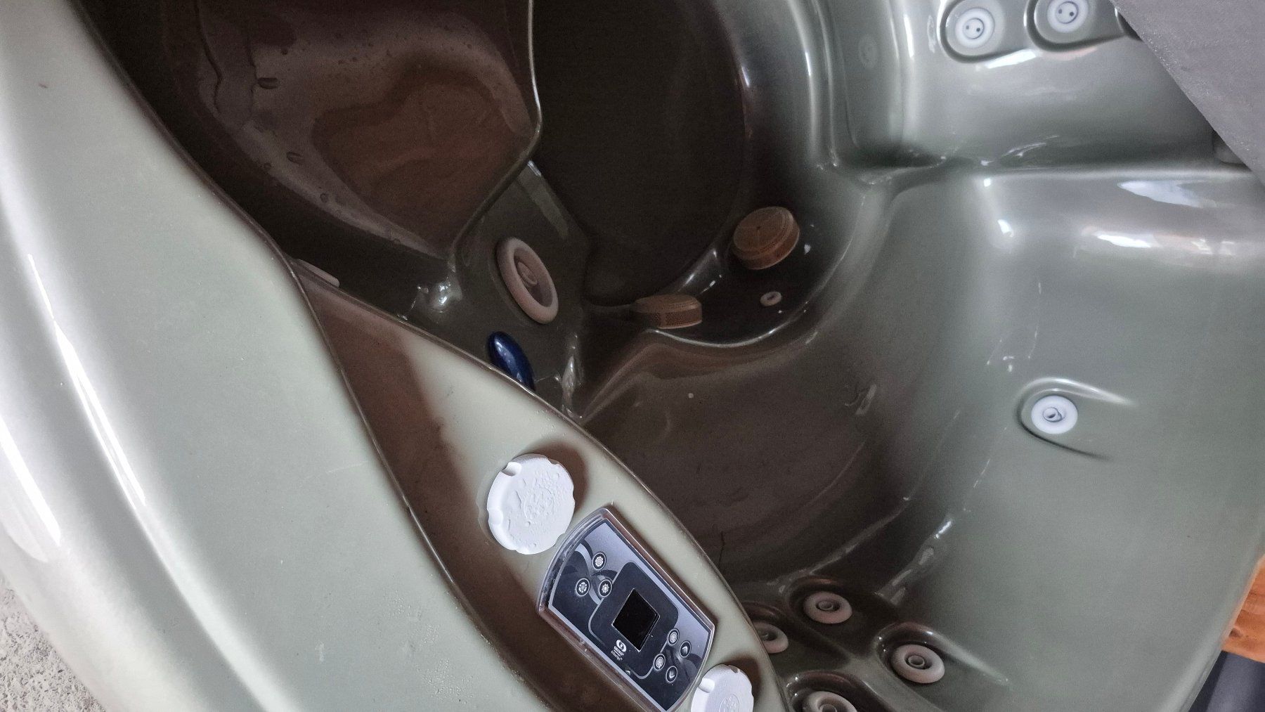 Whirlpool: Whirlpool – Gebraucht aus Teufen AR von Dasco