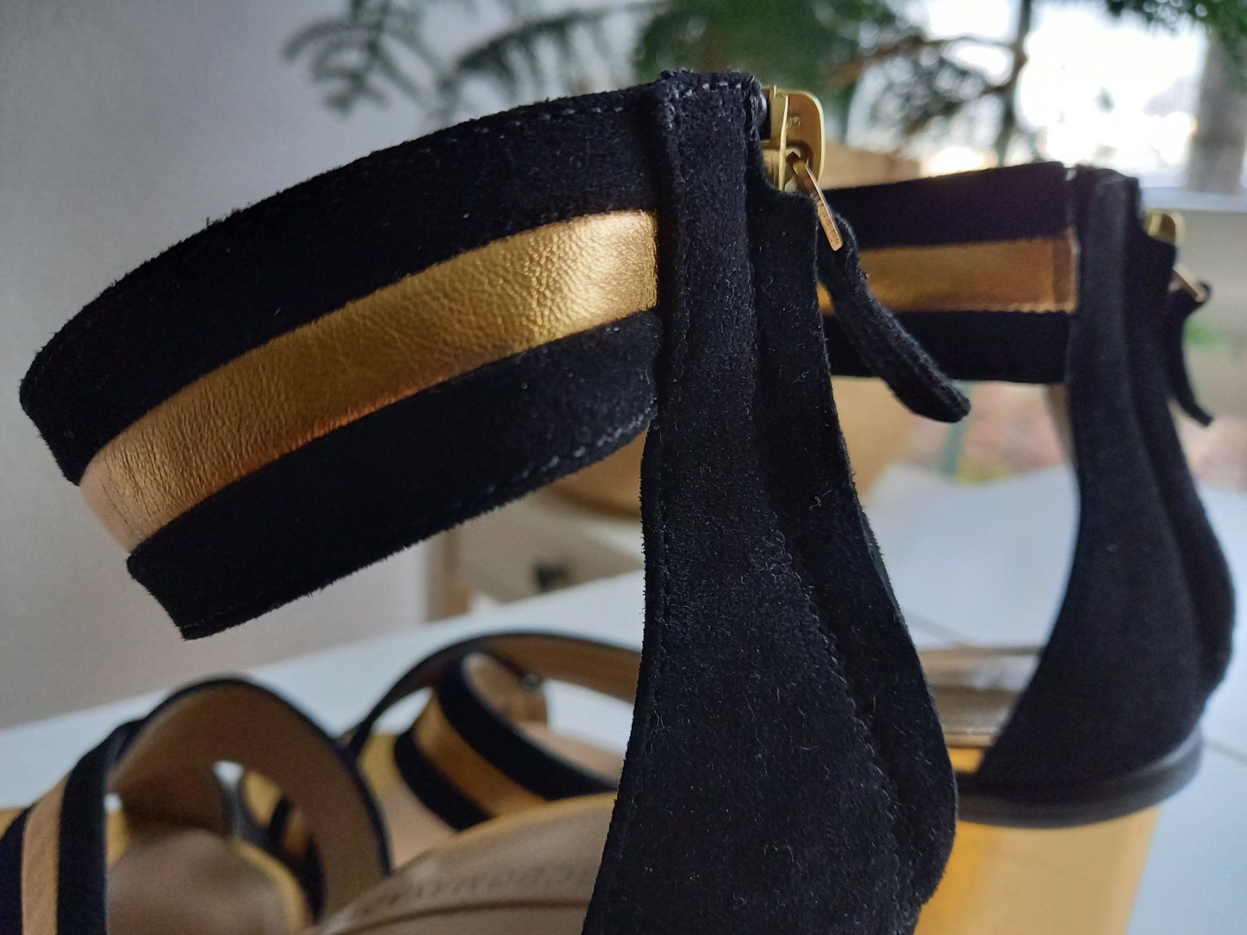 Scarpe da donna: Stilettos BCBGMAXAZRIA schwarz/gold – Usato da Volketswil venduto da ronbons 6