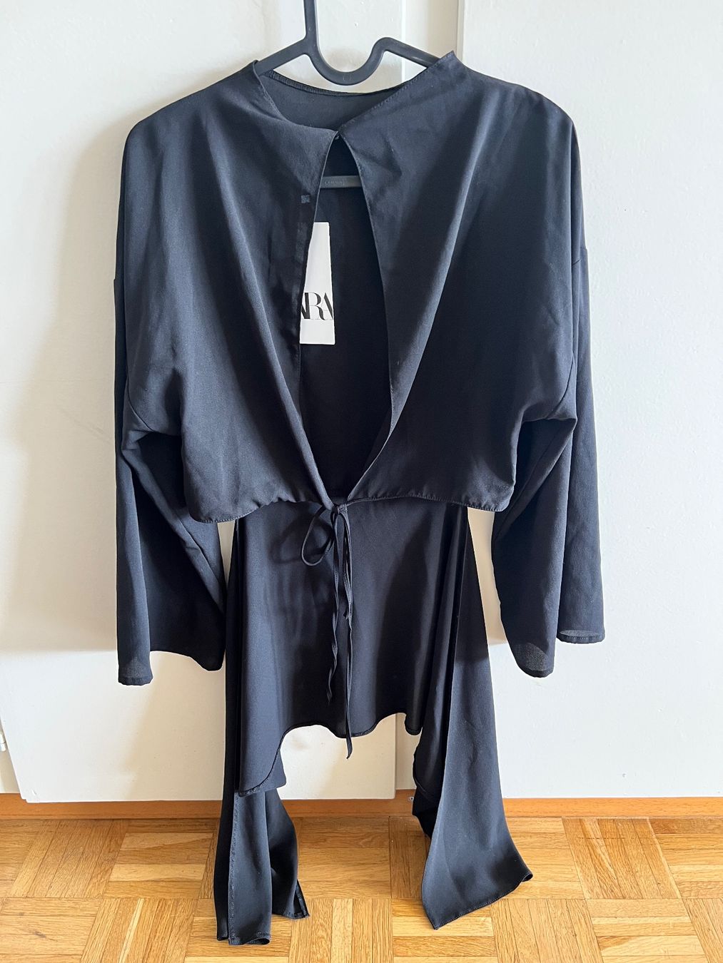 Zara Chemisiers: Zara Bluse schwarz / Grösse S – Neuf (Voir description) à Effretikon par YaMn 3