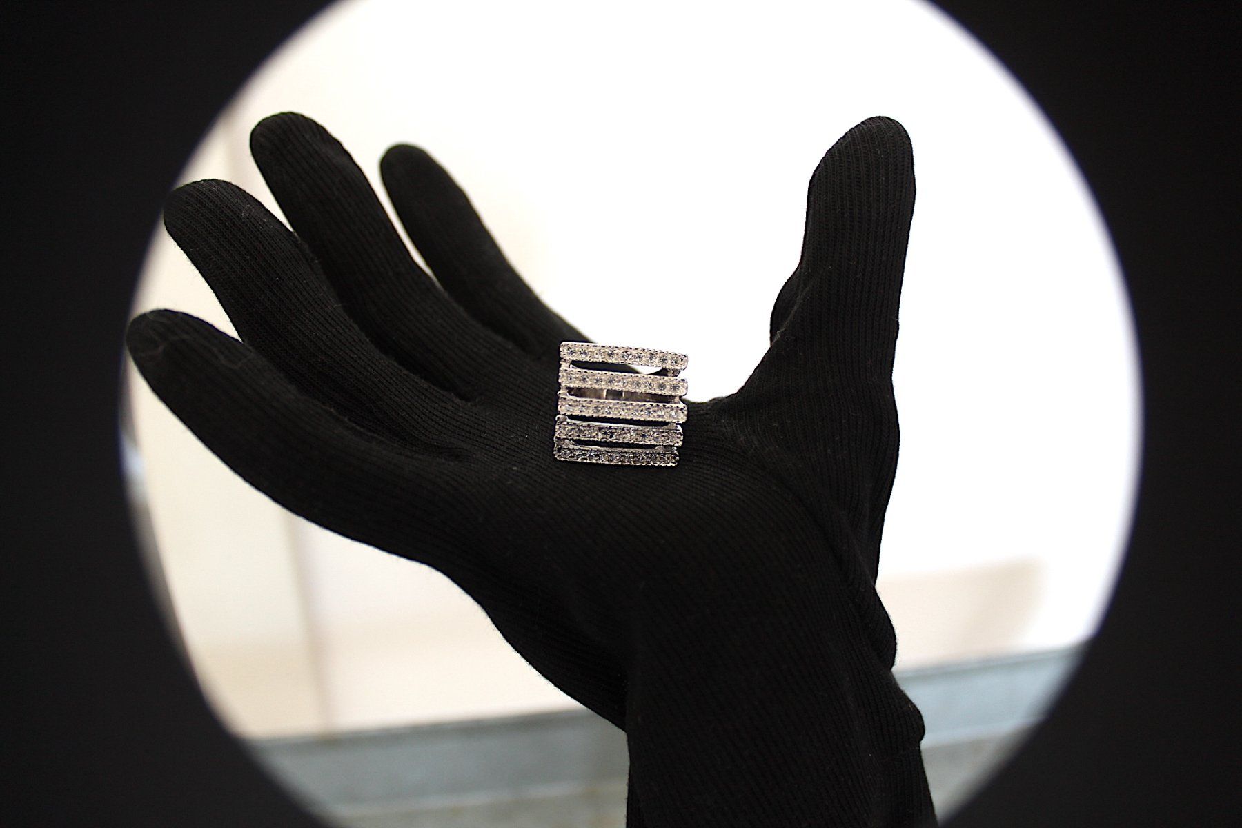 Anelli: Ring mit Strasssteine Gr. 55 - 17.5 – Usato da Locarno venduto da madame-tus-sauds 1