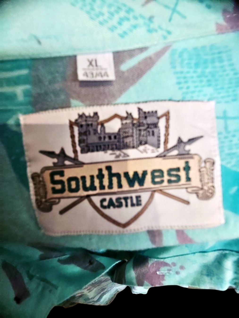 Camicie: Southwest Castle Türkis Abstraktes Muster Button-Down Hemd – Usato da Zug venduto da vinokilo 4