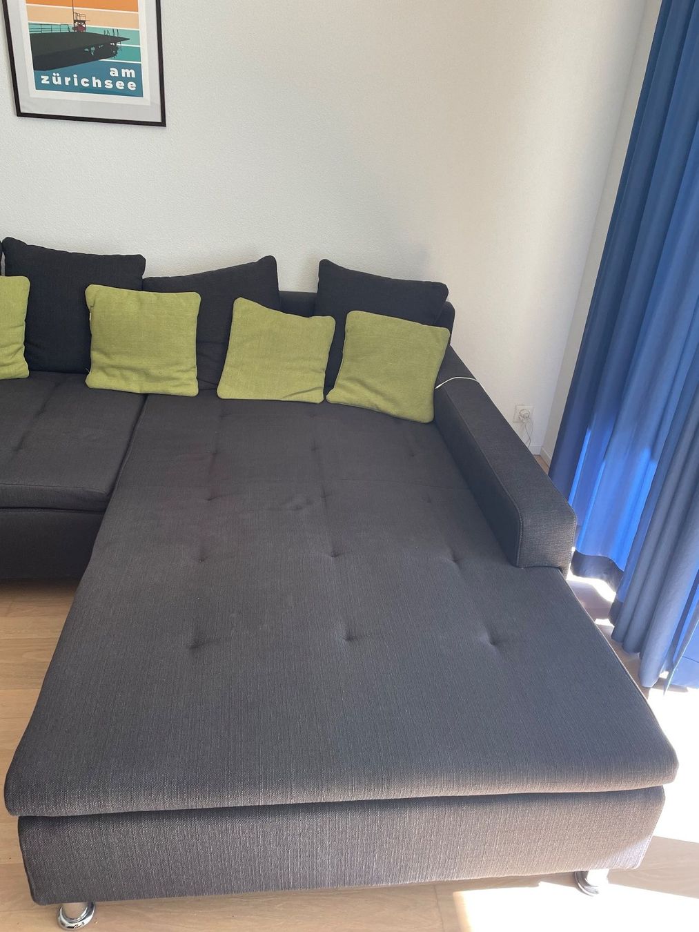 Divani: Grosses Ecksofa anthrazit mit vielen Kissen – Usato da Rapperswil venduto da Fiesi 2