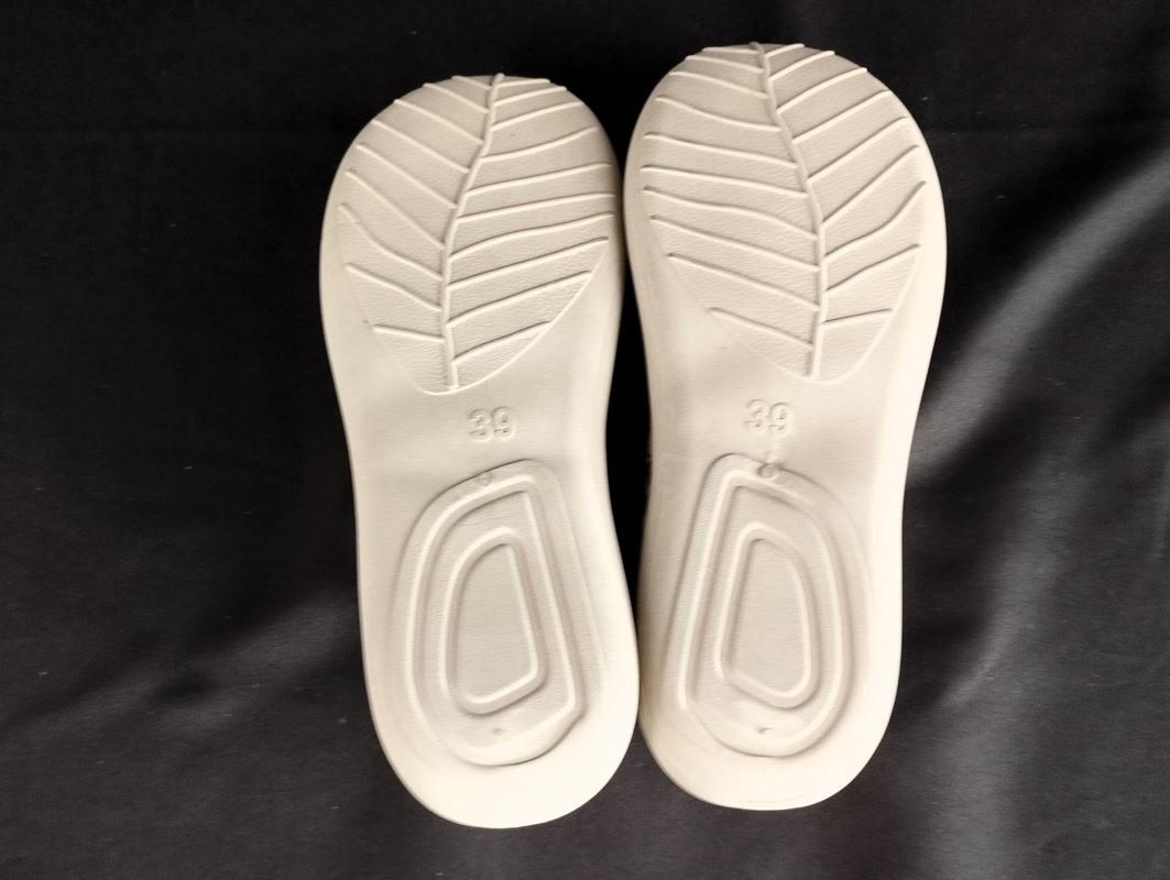 Scarpe da donna: Sommer- /Strandschuhe Gr. 39 – Usato da Schübelbach venduto da Restwert_Schubelbach 4