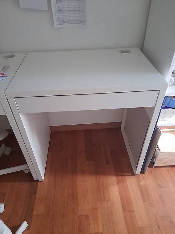 Schreibtische: Schreibtisch Ikea Micke – Gebraucht aus Fraubrunnen von Elila97