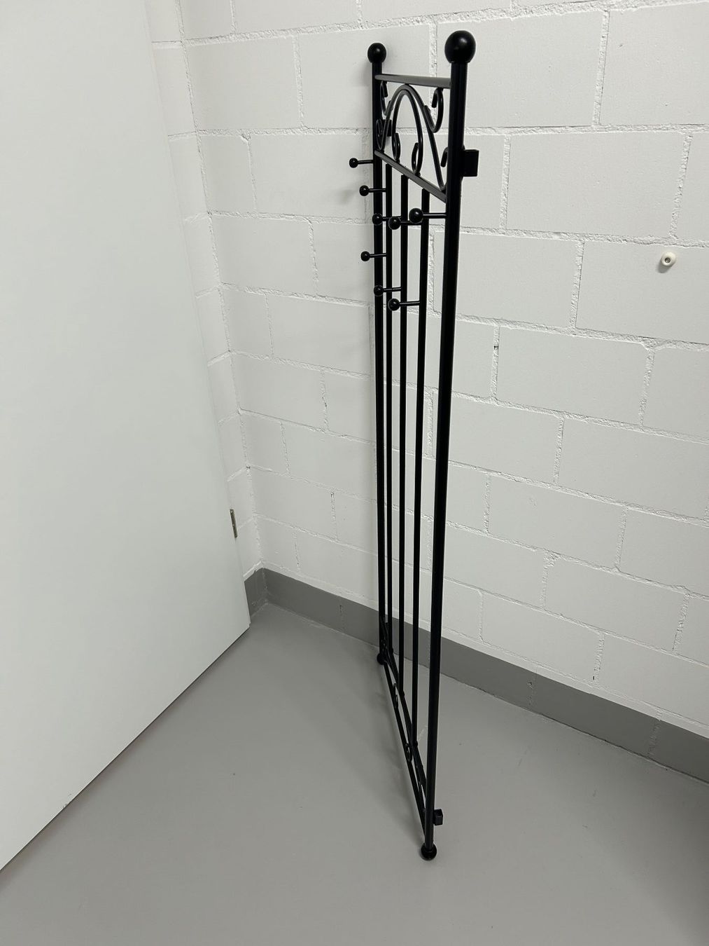 Guardaroba: Garderobe, schmal, praktisch – Usato da Wängi venduto da Argon180 1