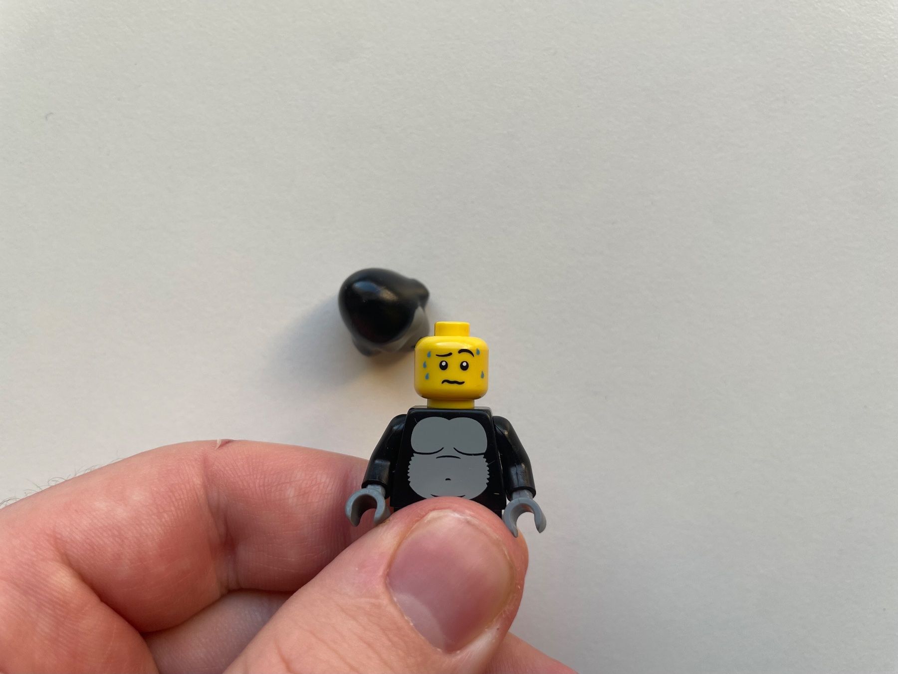 Lego Kit di costruzioni: Lego Minifigure Series 3 - Gorilla Suit Guy – Usato da Walenstadt venduto da GreenGoblin 7