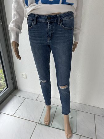 Uniqlo Jeans, ripped, W24, 61cm, Blue Denim, Spring!