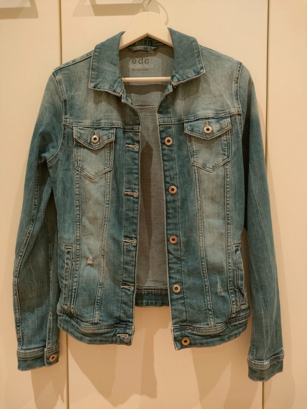 Esprit Vestes: Jeansjacke edc by Esprit – D'occasion à Ebikon par che_j7m9