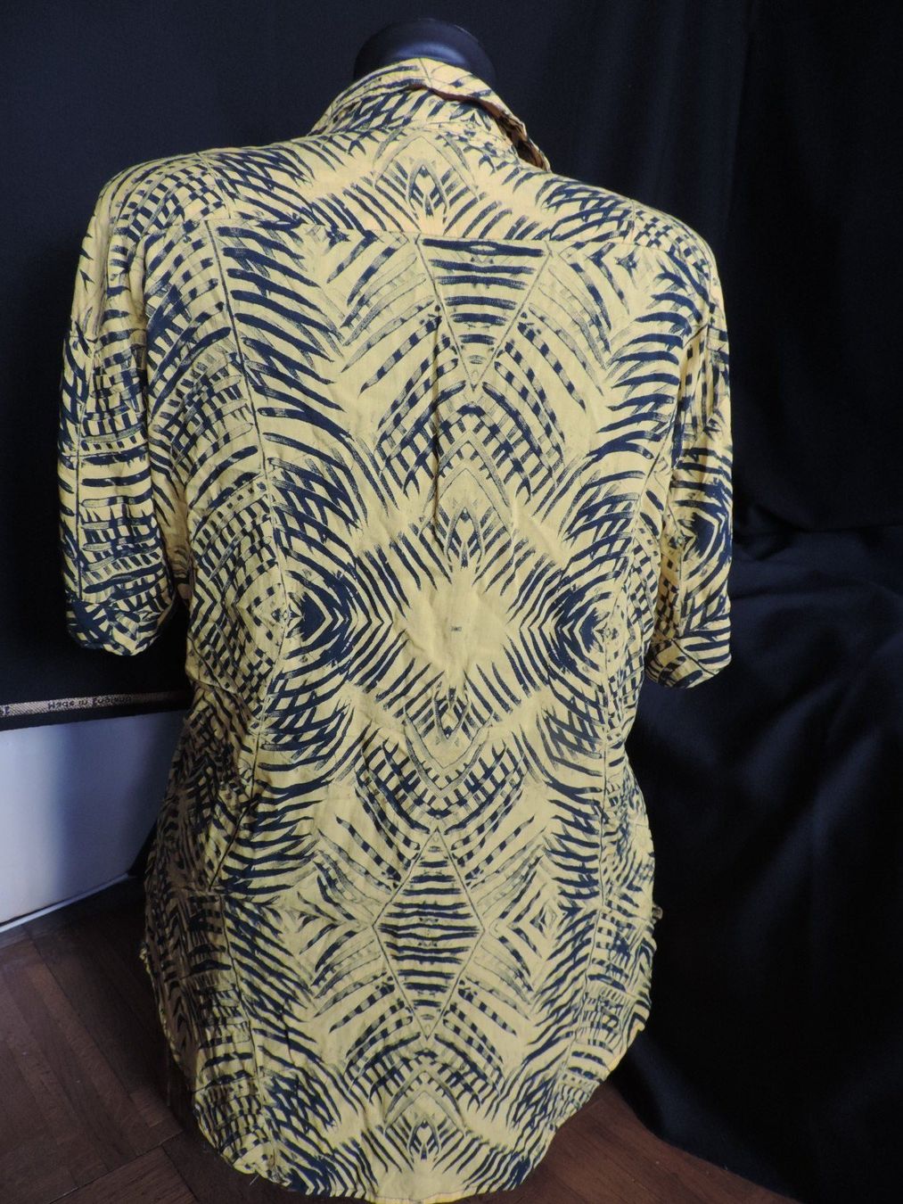 Blusen: blouse jaune tropicale Luna May – Gebraucht aus Genève von Axelle333 8