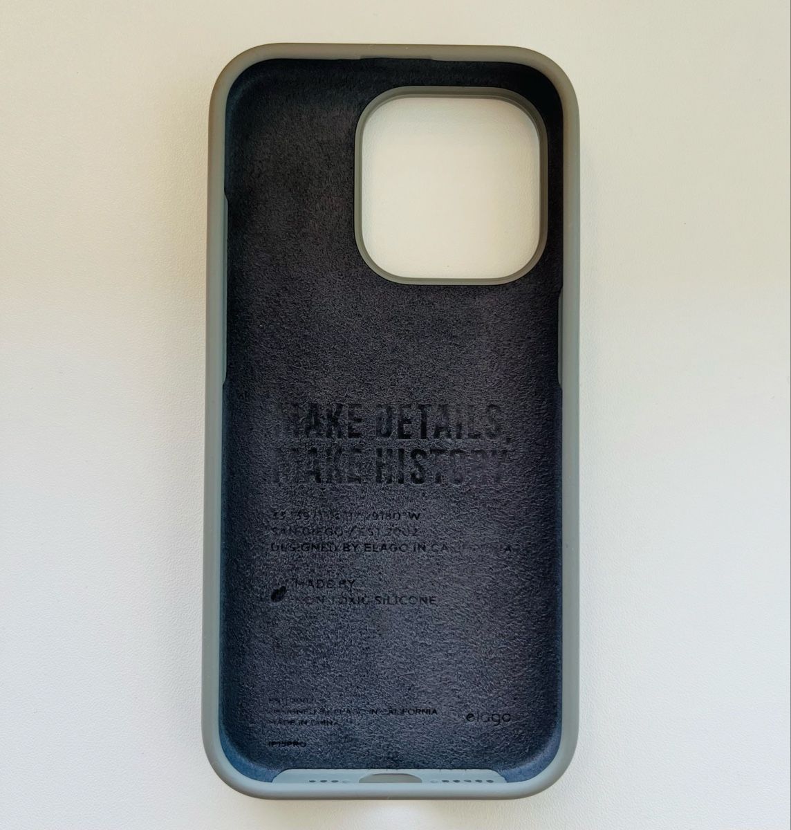 Cover & Protezioni schermo: Coque silicone Elago compatible iPhone 15 PRO Gris Hülle – Usato da Renens VD venduto da ipeShop 1