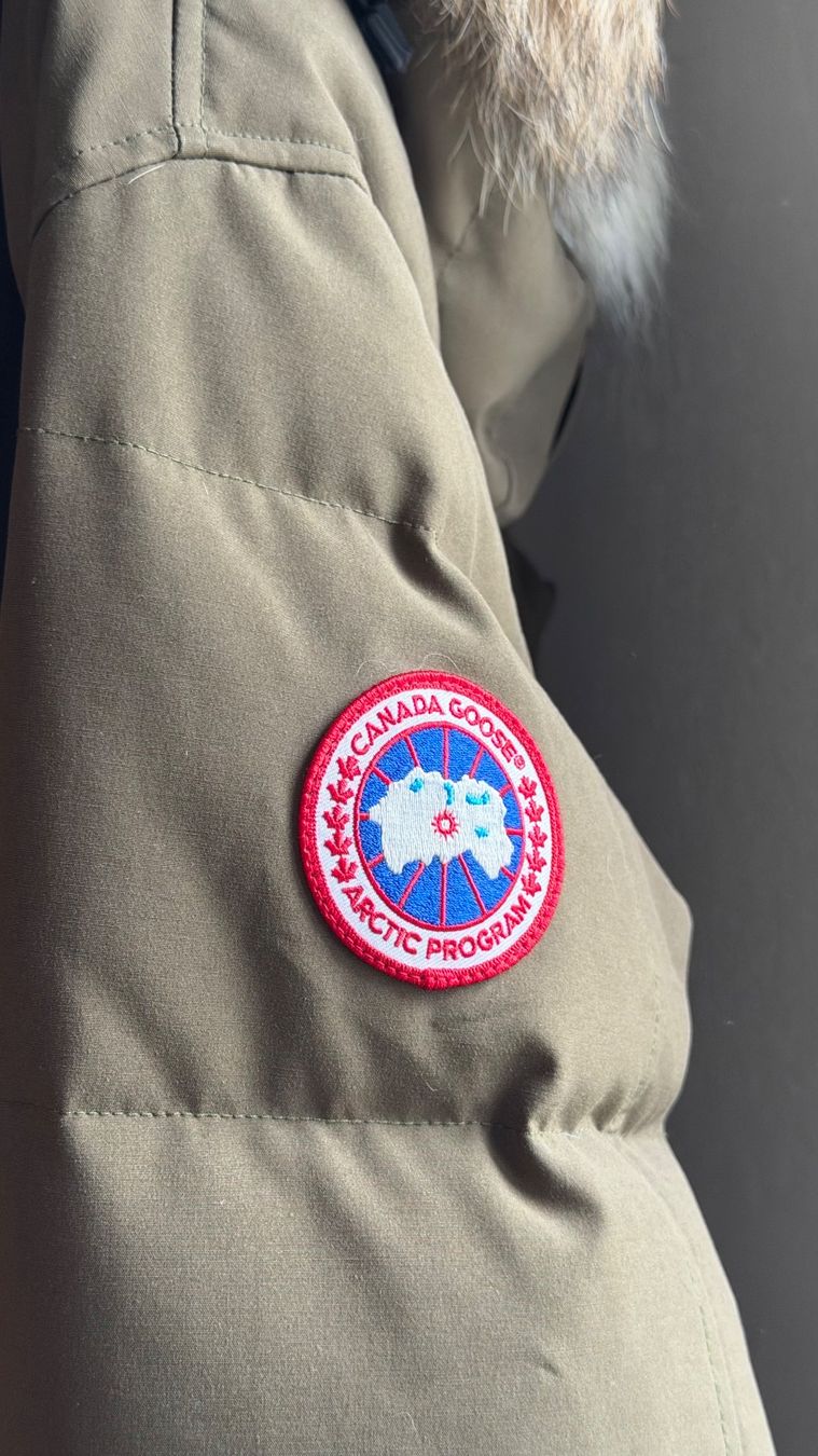 Canada Goose Vestes: CANADA GOOSE Carson Parka – Neuf (Voir description) à Aarau par eli_78d9 9