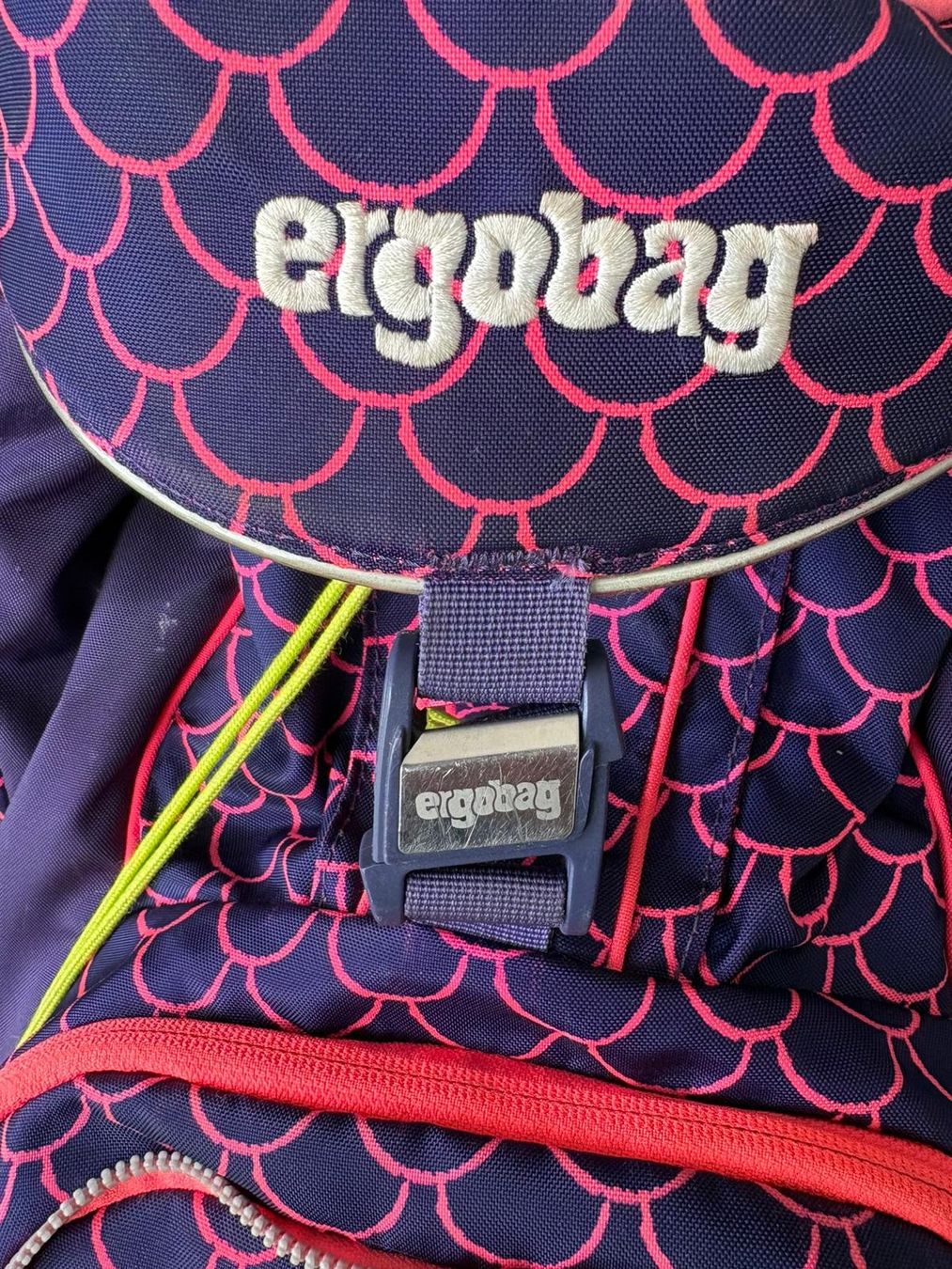 Ergobag Borse & Zaini: Ergobag Perlentauchbär mit Sportbeutel – Usato da Glattfelden venduto da Rogermetallica 5