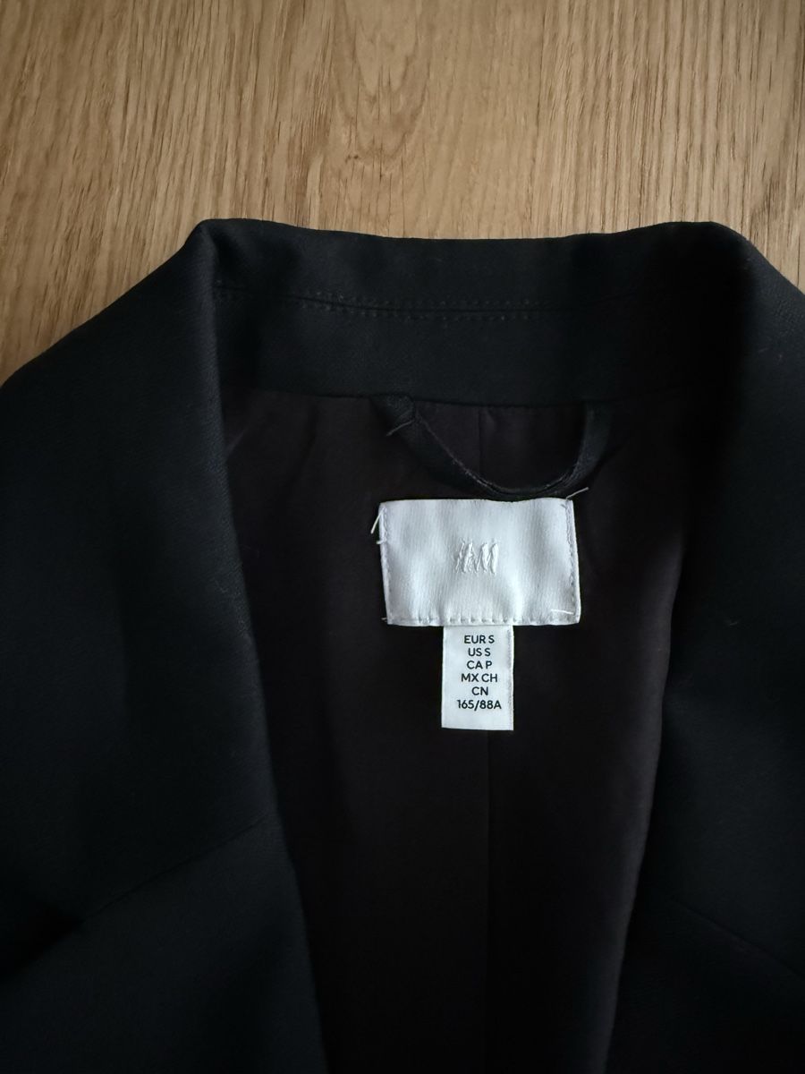 H&M Giacche: Schwarzer Blazer von H&M, Grösse 36 – Usato da Untersiggenthal venduto da gabrixla 2