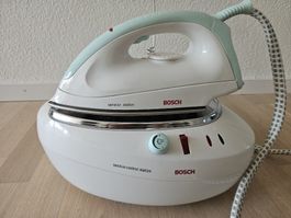 BOSCH Dampfbüheleisen Sensixx Station
