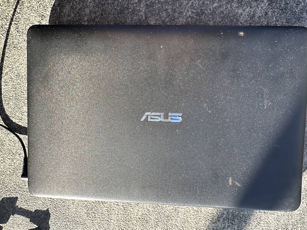 Notebook: Laptop  – Usato da Speicherschwendi venduto da Supersport 3
