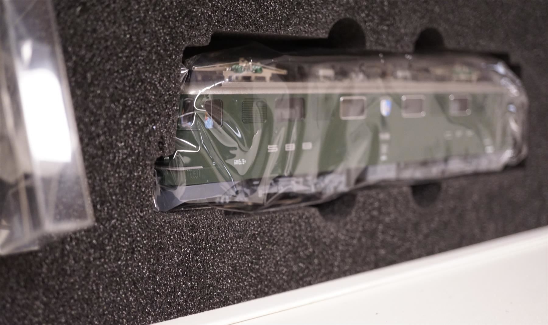 Modellini di ferrovie: CE Schaumstoffeinsatz zu HAG Ae 6/6 – Nuovo (secondo la descrizione) da Uetendorf venduto da tigermuegi 6