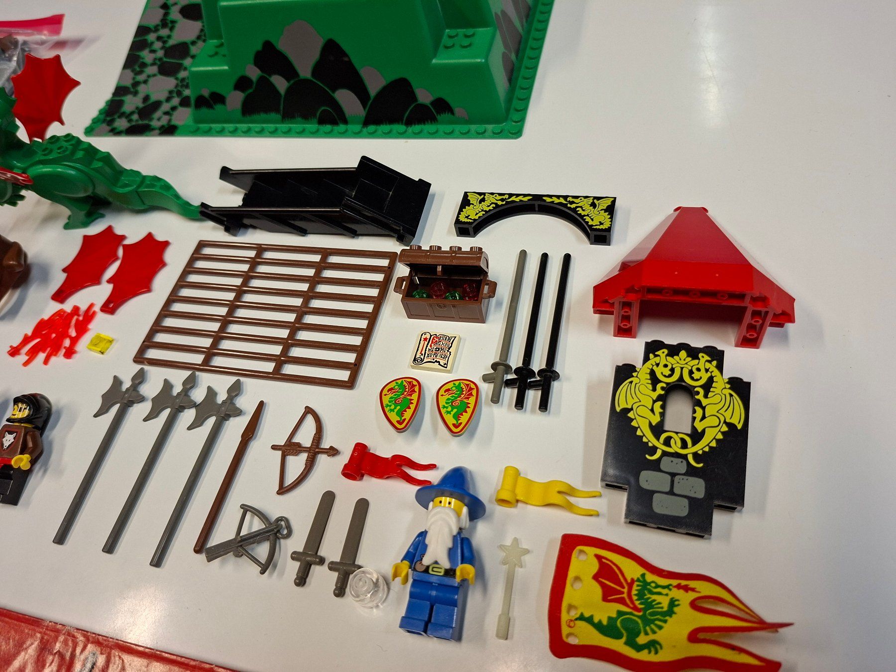 Lego Spielzeuge: Lego 6082 Fire Breathing Fortress – Gebraucht aus Sils im Domleschg von AMAG_AUDI_ZH 5