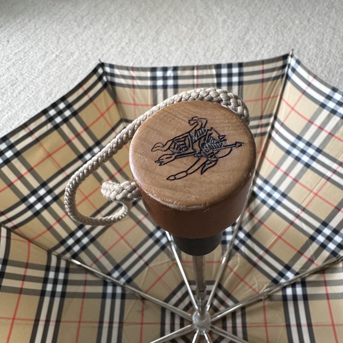 Burberry Ombrelli: BURBERRY Regenschirm Knirps Automatik – Usato da Weiningen TG venduto da azi_93g1 1