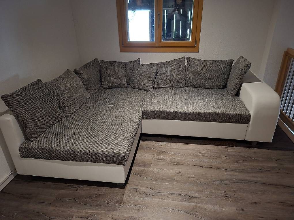Divani: Sofa weiss zu verkaufen, gebraucht – Usato da Eriswil venduto da mon_6rjz