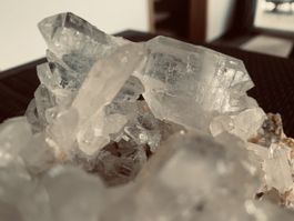 Sehr seltene Fadenquarz-Stufe mit 2cm Brookiten, Wallis/CH
