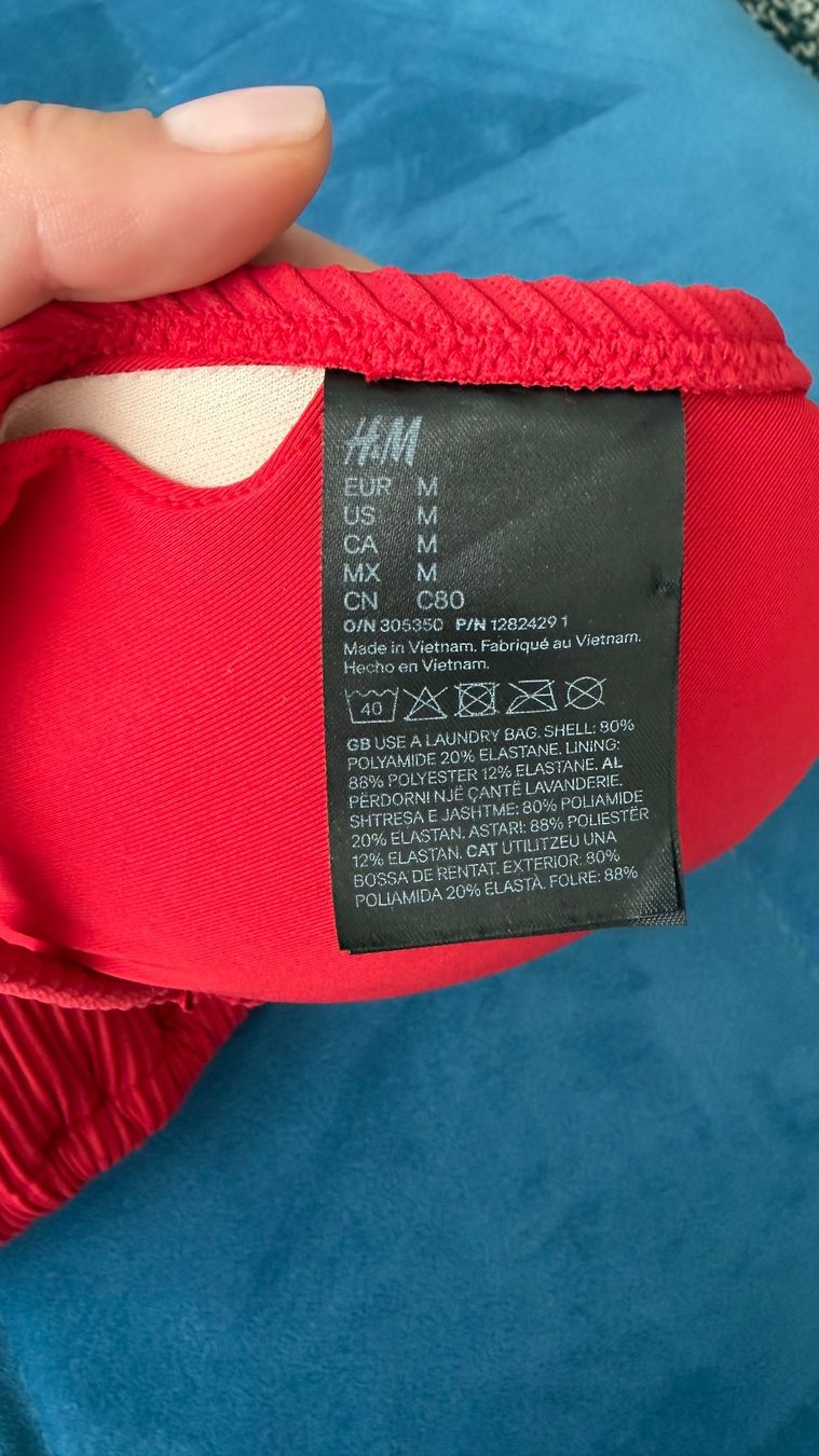H&M Costumi da bagno & Bikini: Bikini Oberteil, rot, Gr. M neuwertig – Usato da Volketswil venduto da Irkasha 1