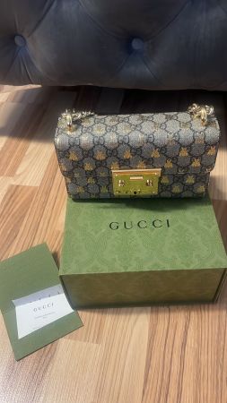 Wunderschöne Gucci Padlock Small GG Schultertasche