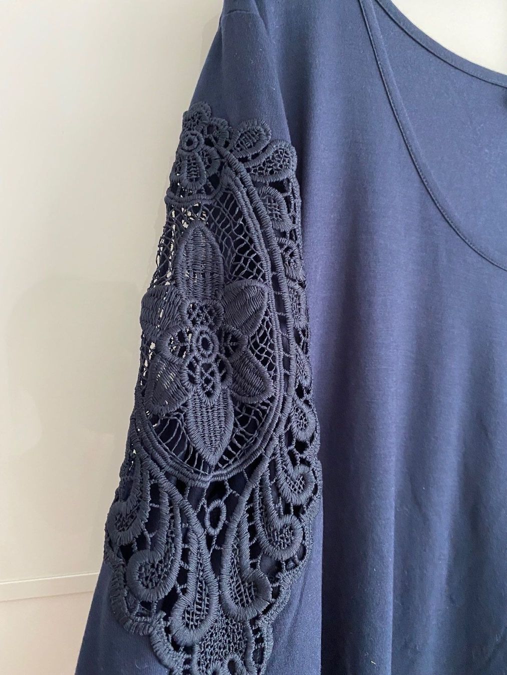 Pullover & Sweatshirts: Pfeffinger Pullover mit Spitze, neuwertig, Grösse 42/44 – Neu (gemäss Beschreibung) aus Winterthur von marisole4 3