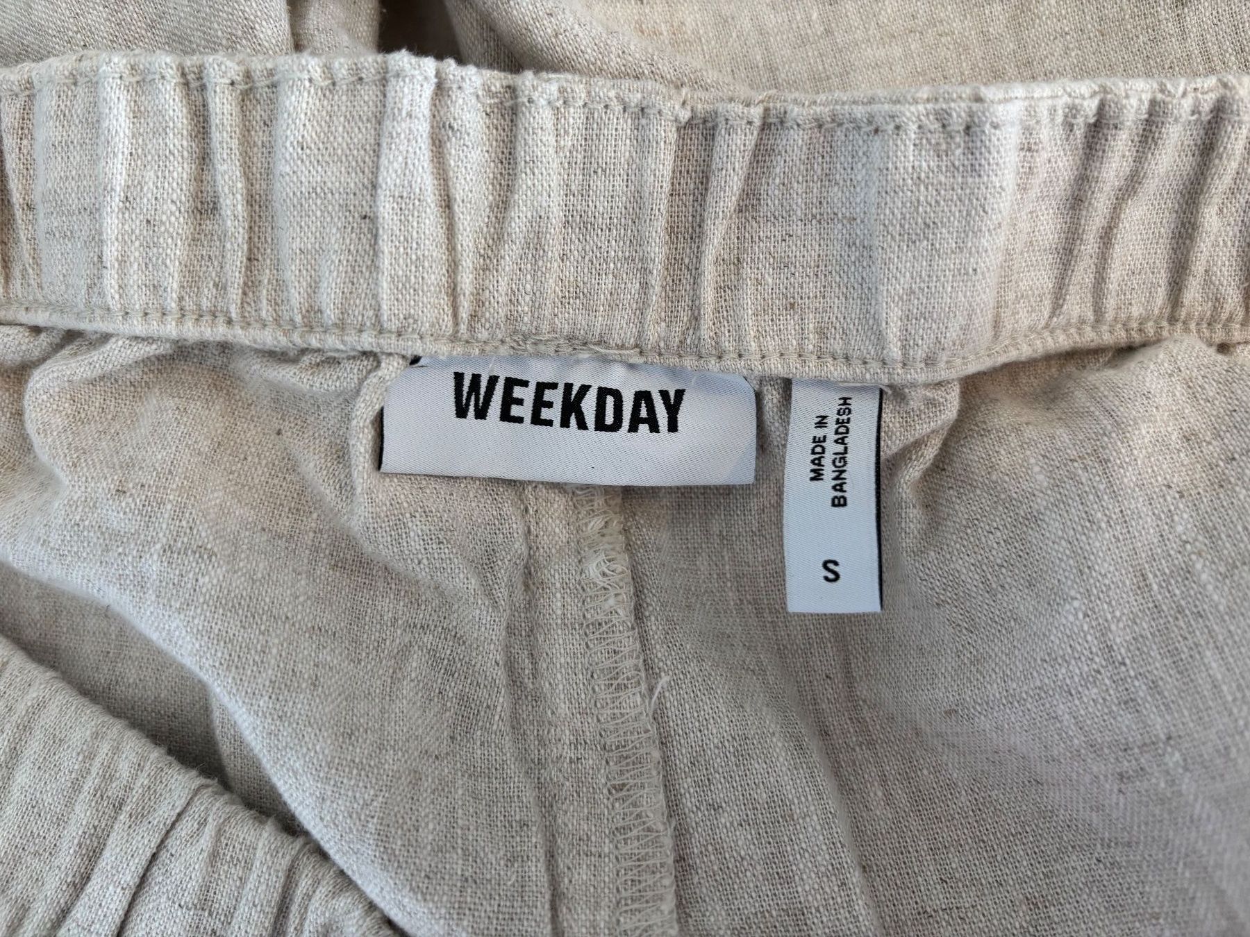 Weekday Pantaloni: WEEKDAY beige Shorts mit Leinen Gr. S – Usato da Zürich venduto da missmodernage 3