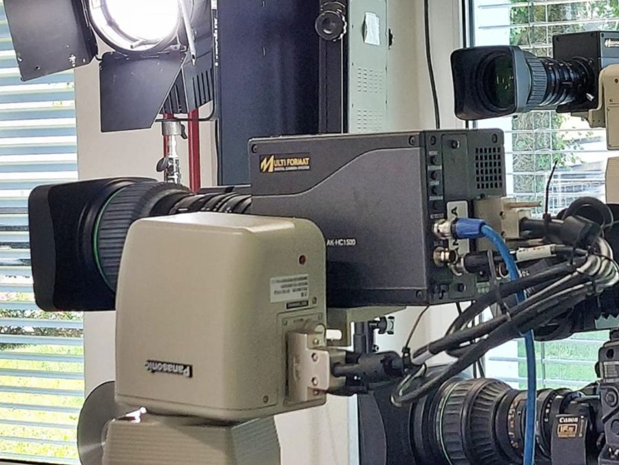 Panasonic Videocamere: Panasonic AK-HC1500 Multi format HD camera mit Roboterkopf – Usato da Rheineck venduto da FMPTV 2