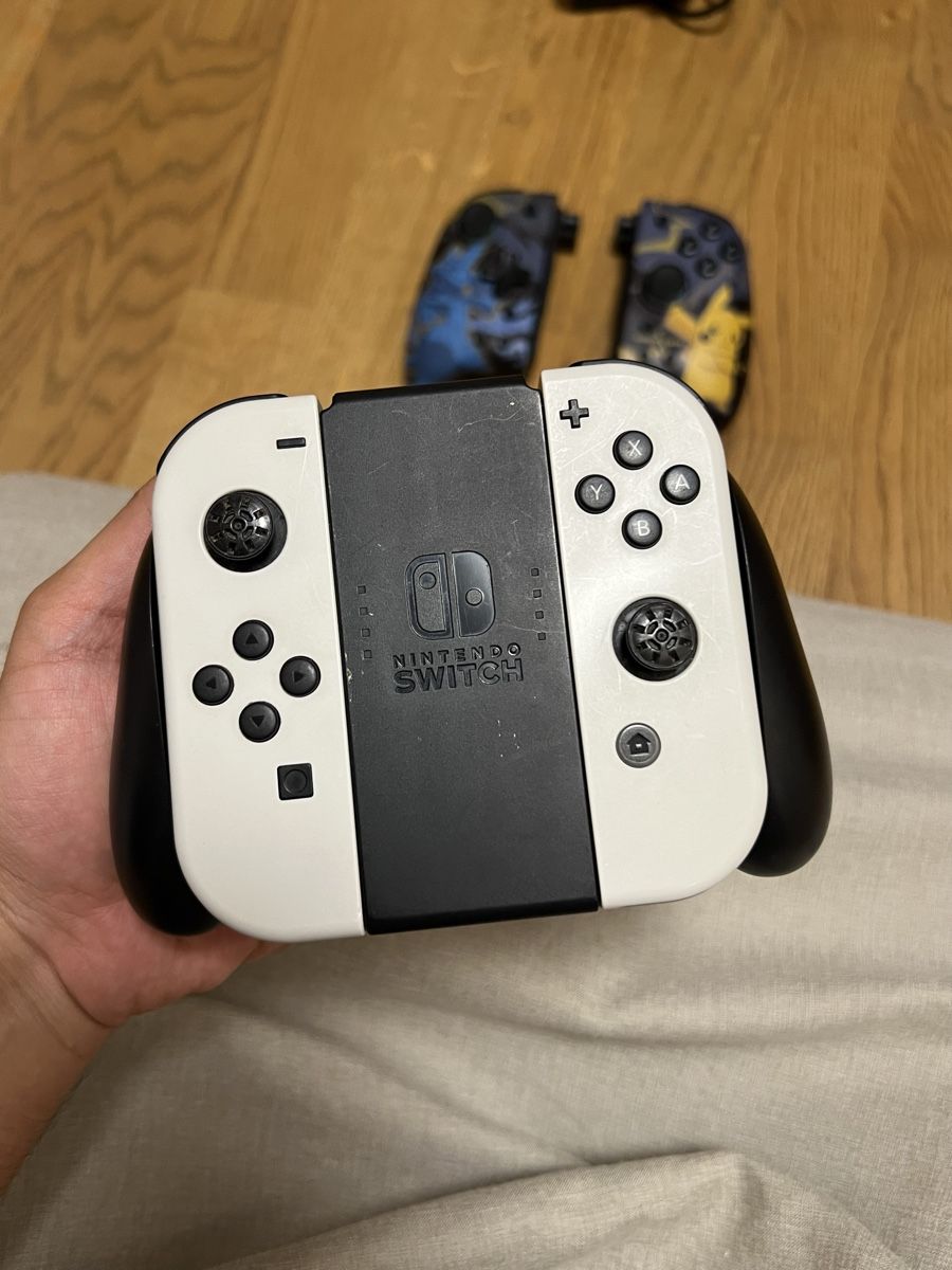 Nintendo Konsolen: Nintendo Switch OLED | Komplettpaket mit extra Zubehör – Neu (gemäss Beschreibung) aus Zürich von Hamed_12 3
