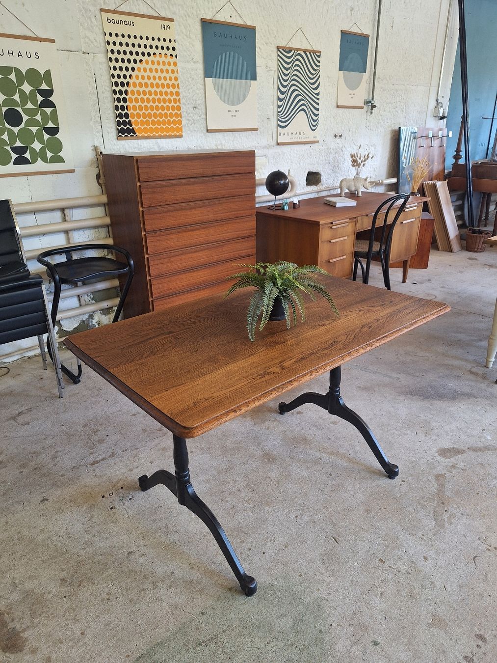 Tische: Bistrotisch aus Eiche, Vintage – Gebraucht aus Urtenen-Schönbühl von Atelier21_bern 3