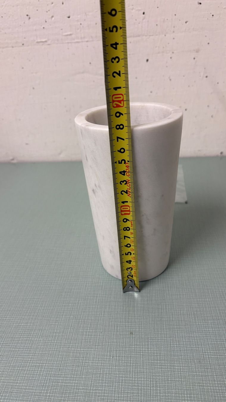 Vasi & Recipienti: West Elm Pure Foundation Marble Vase - white – Nuovo (secondo la descrizione) da Adliswil venduto da fashionholic 4