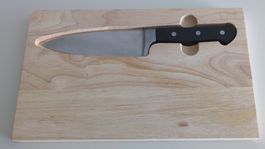 Planche aimantée en bois avec couteau