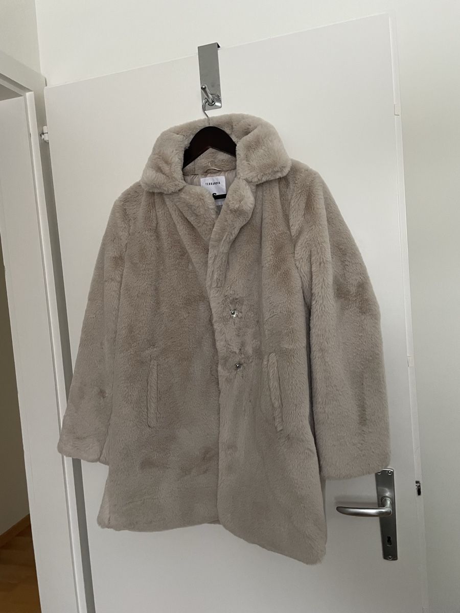 Cappotti: Terranova fake fur nuova – Nuovo (secondo la descrizione) da Meilen venduto da val_tsv8 5