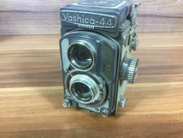 Gebrauchte Yashica 44 zweiäugige Spiegelreflexkamera