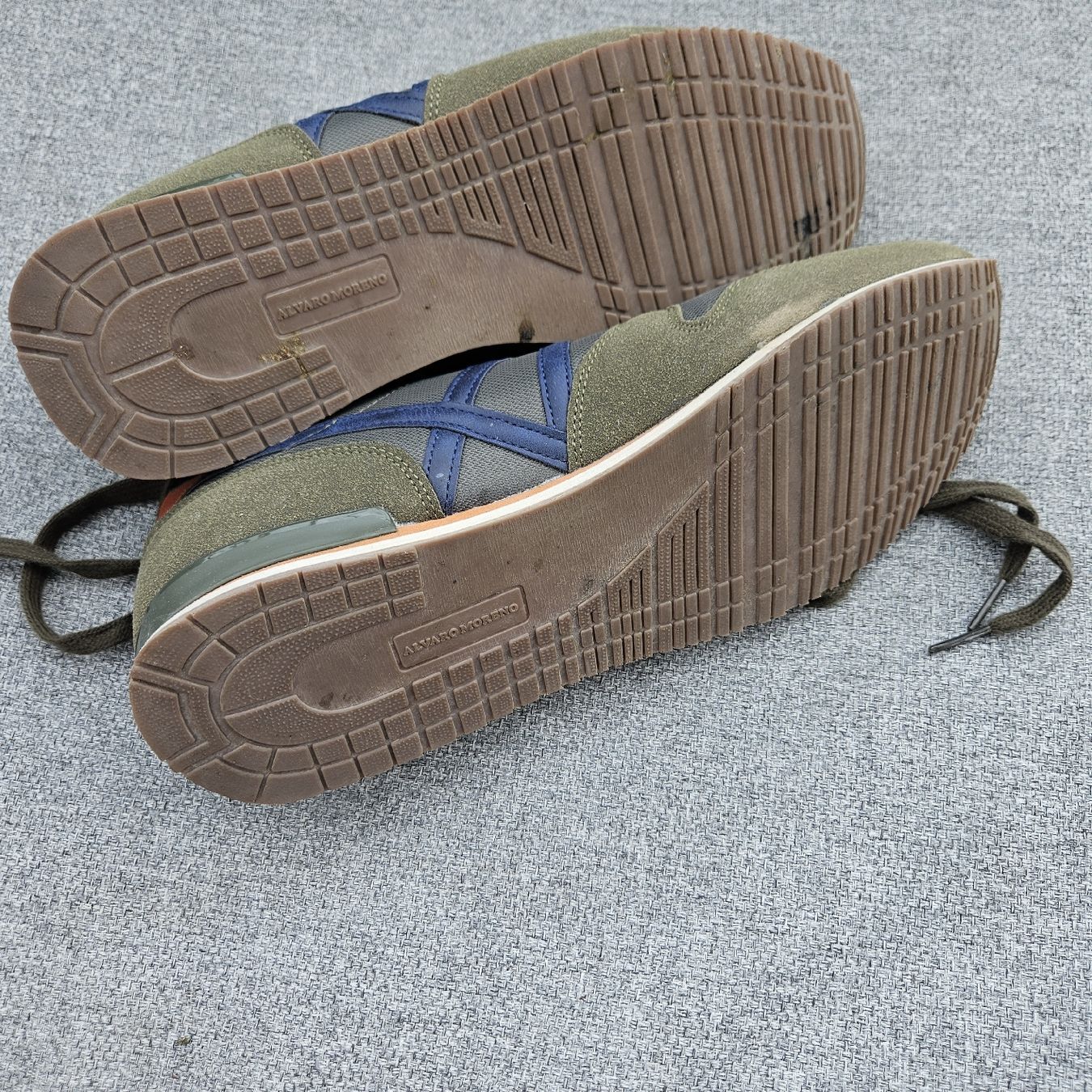 Scarpe da uomo: Turnschuhe, wenig getragen, Grösse 44, – Nuovo (secondo la descrizione) da Herrliberg venduto da daki0017 1