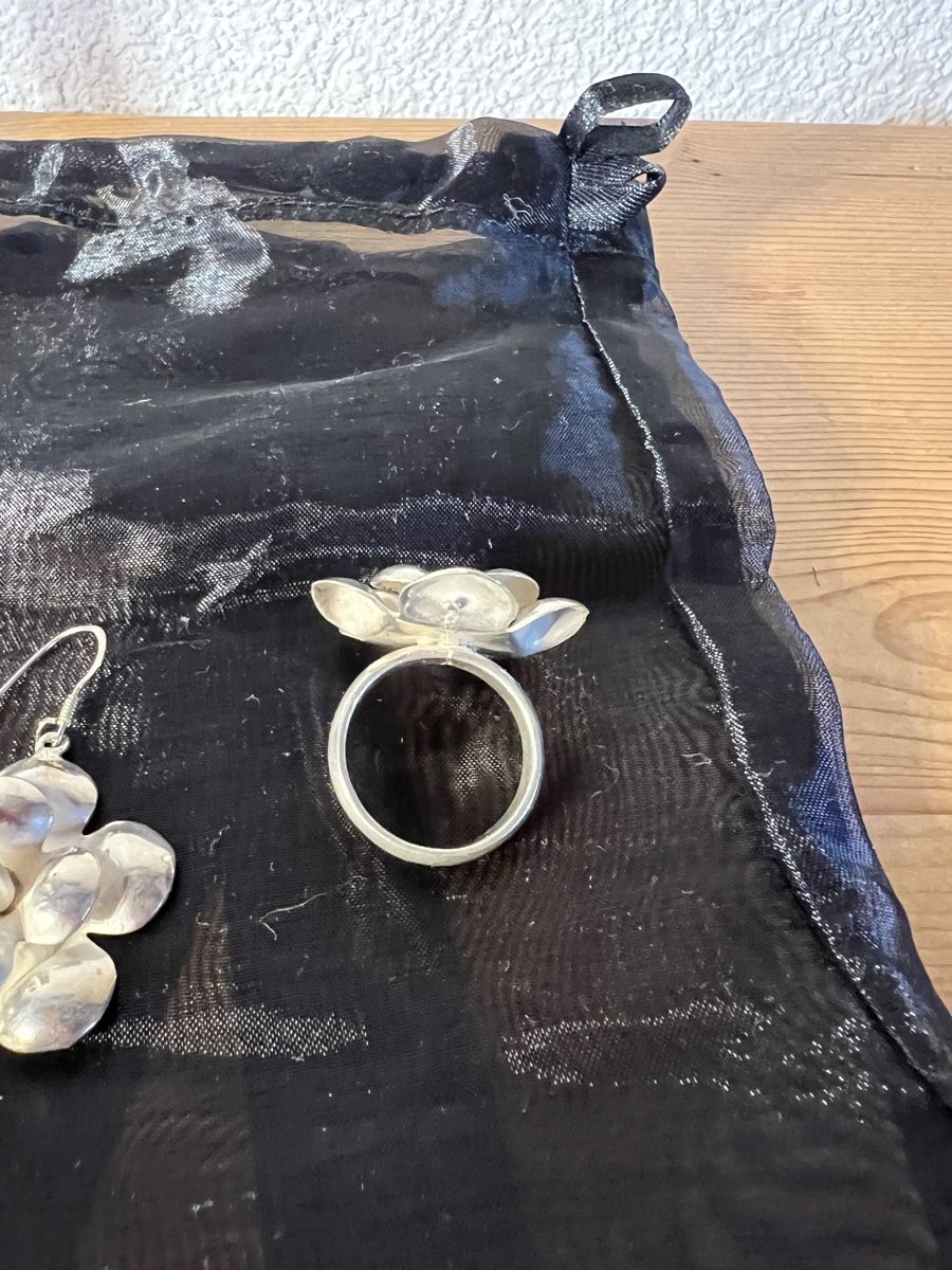Orecchini pendenti & Orecchini a lobo: Handgefertigte Ohrringe mit Ring, silber – Usato da Bonaduz venduto da Malves10 8