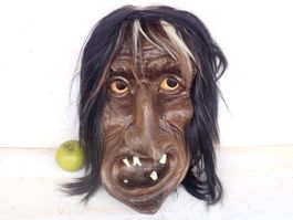 Maske Adelboden Holz Schnitzerei Fasnacht