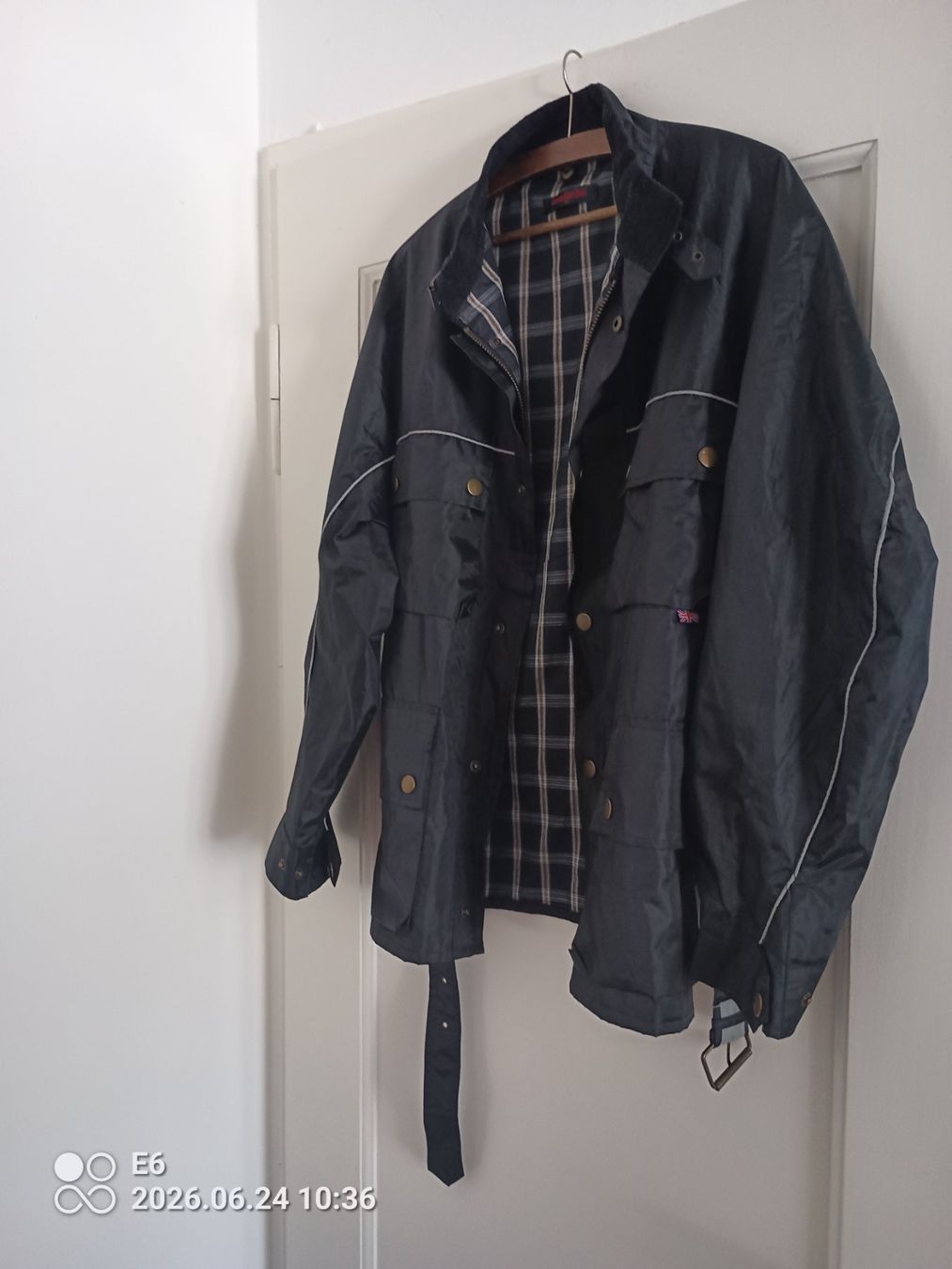 Giacche: Sportliche Regenjacke Grösse: M – Usato da Zürich venduto da Mitzi6 2
