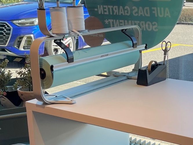 Supporti a parete: Laden Geschenk einpacken Halterung LIEFERUNG GRATIS – Usato da Thun venduto da Thuno6 1