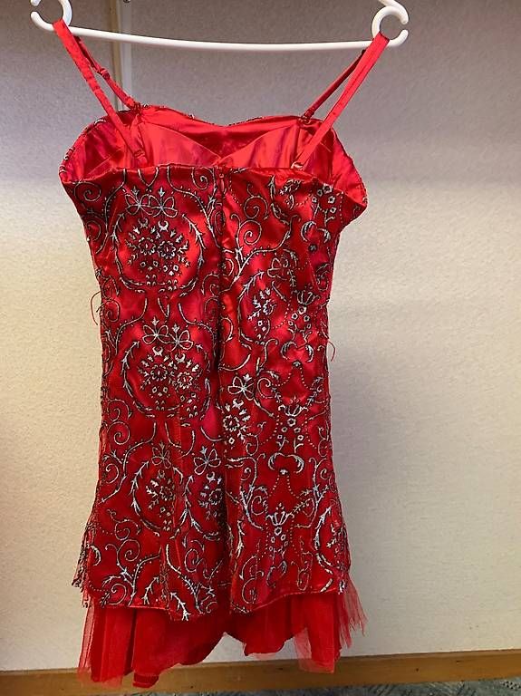 Kleider: Trägerkleid – Gebraucht aus Zürich von lil_xr6x 1