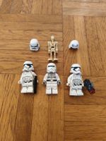 Lego Star Wars: 3 Stormtroopers and 1 droid + 2 helmets