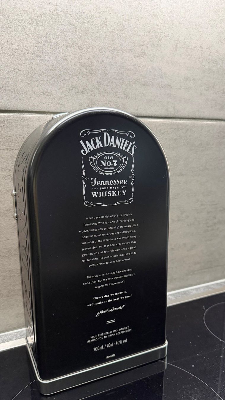Alle Dekorationen: Jack Daniel's Blechdose / Geschenkbox im Jukebox-Design – Gebraucht aus Härkingen von vxnessacx 2